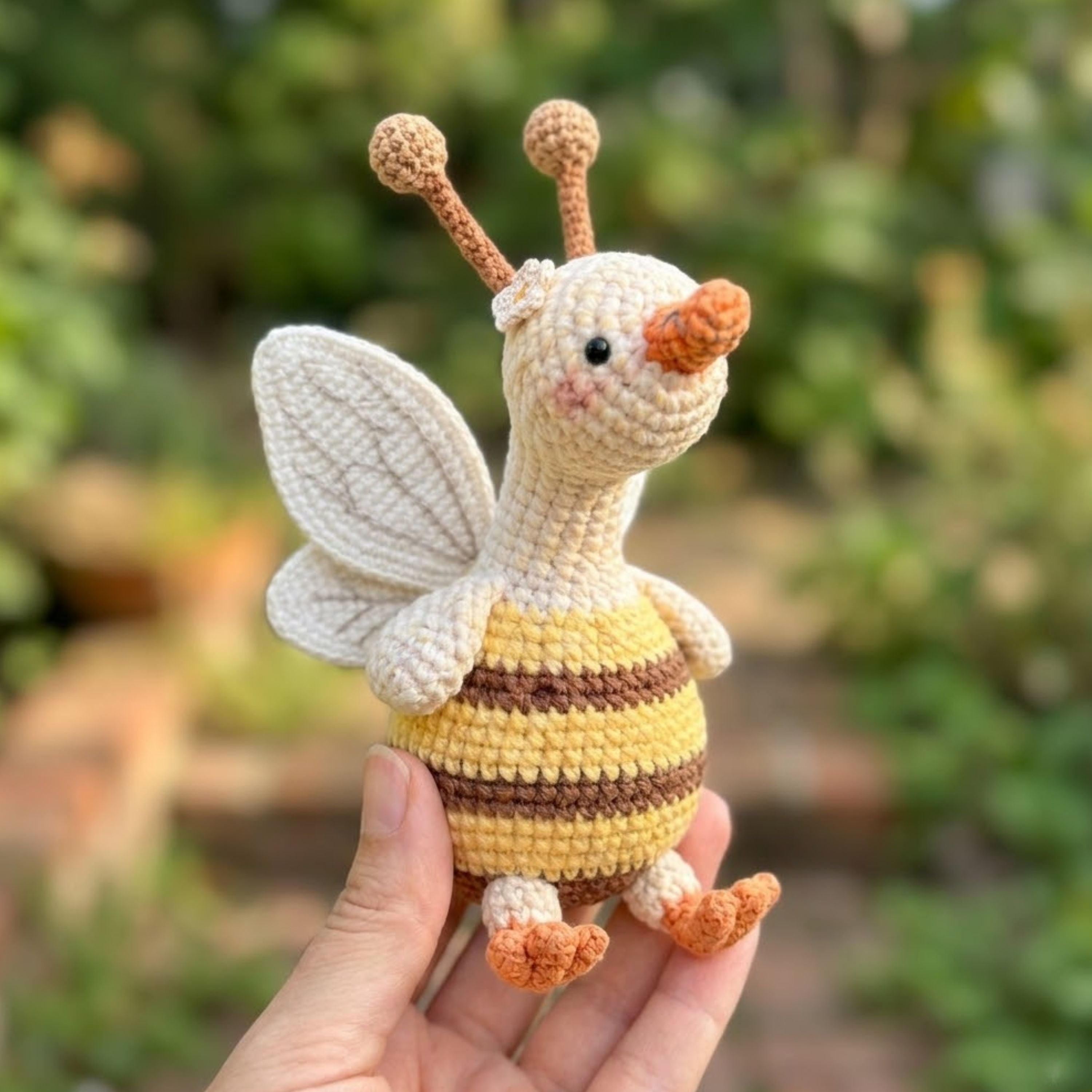 Crochet Goose Bee Plush, Handmade Amigurumi Duck Toy with Wings, Cute Kawaii Animal Gift for Kids, Collectors, Nursery Room Decor, 4-12in