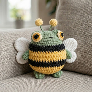 Crochet Bee Frog Plush, Handmade Amigurumi Bumblebee Frog Toy with Wings, Cute Kawaii Animal Gift for Kids, Collectors, Room Decor, 4-12in