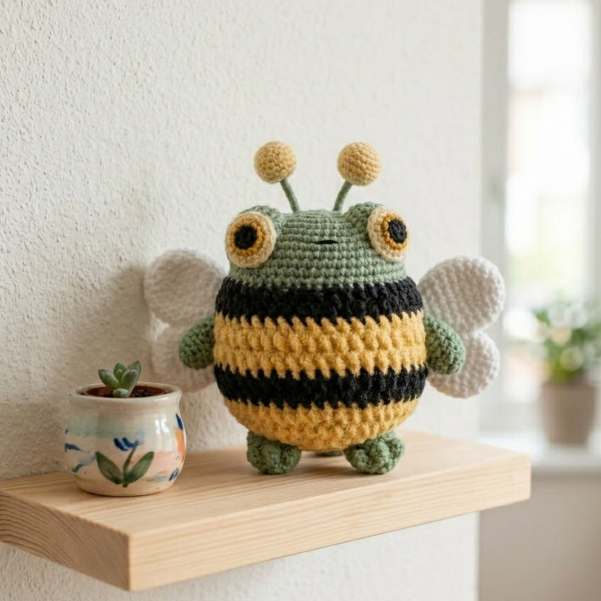 Crochet Bee Frog Plush, Handmade Amigurumi Bumblebee Frog Toy with Wings, Cute Kawaii Animal Gift for Kids, Collectors, Room Decor, 4-12in