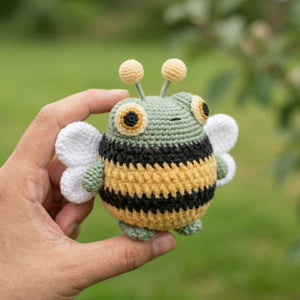 Crochet Bee Frog Plush, Handmade Amigurumi Bumblebee Frog Toy with Wings, Cute Kawaii Animal Gift for Kids, Collectors, Room Decor, 4-12in