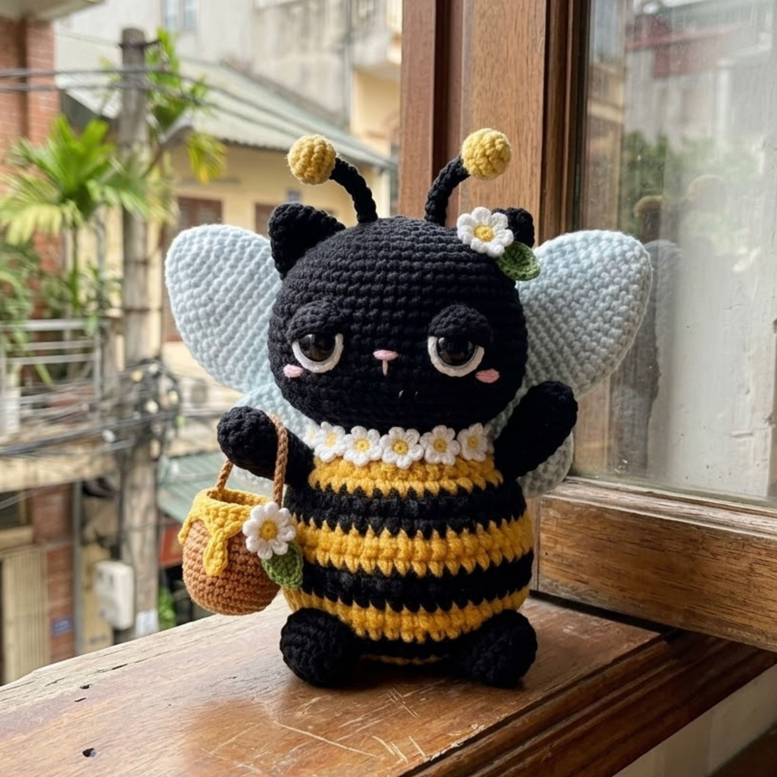 Cute Crochet Bee Cat Plush, Kawaii Amigurumi Black Cat Doll, Handmade Bumblebee Kitten Gift, Nursery Decor Sizes 4-12in
