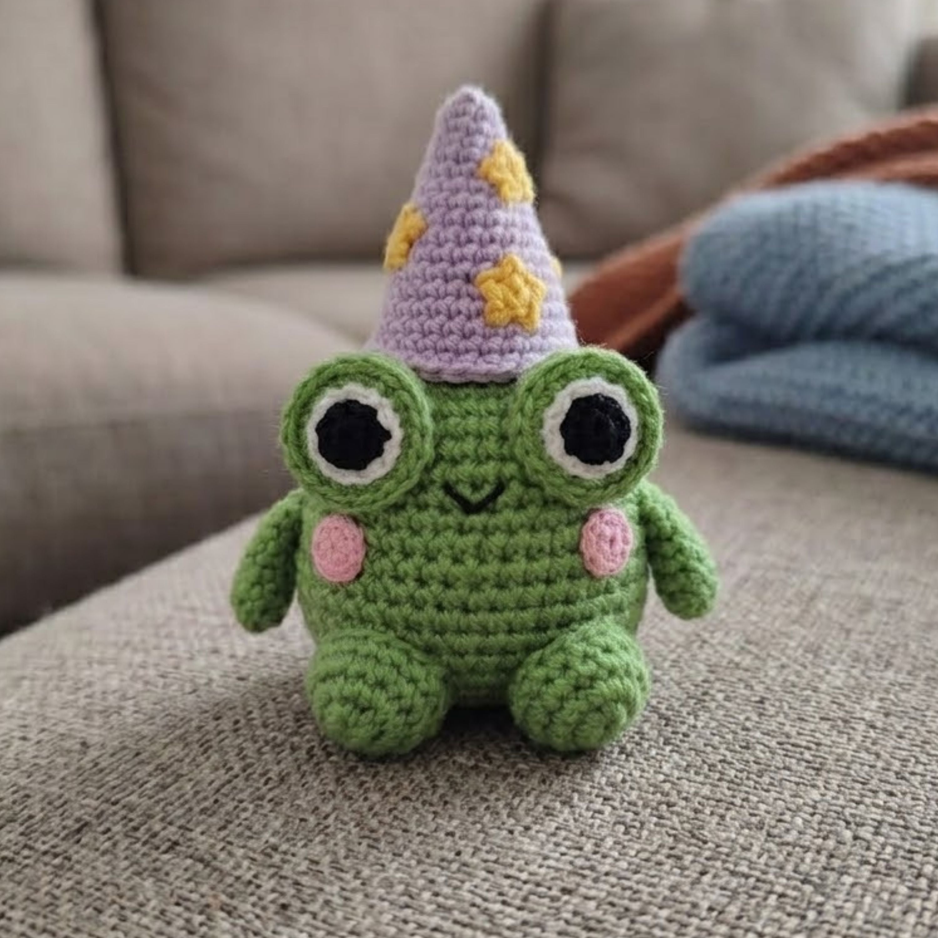 Cute Crochet Wizard Frog Plush, Kawaii Amigurumi Frog Doll, Handmade Fantasy Nursery Decor Gift, Soft Baby Toy Sizes 4-12in