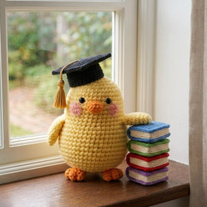 Crochet Graduation Chick Plush, Handmade Amigurumi Chick With Cap & Books, Cute School Nursery Toy, 4-12 Inch Student Gift Decor Kawaii Doll