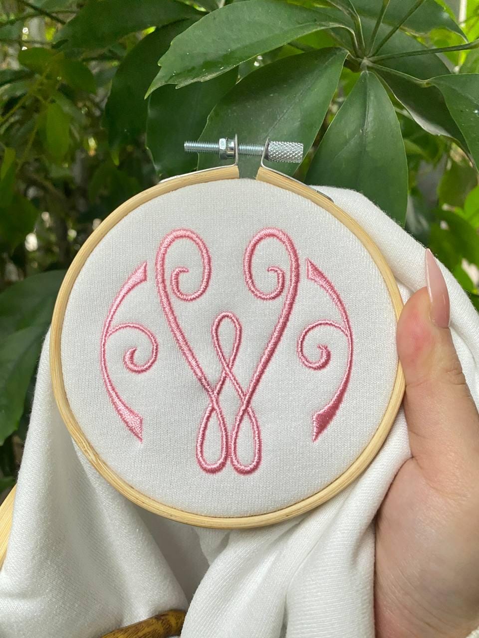 Circle Monogram Embroidery Font, Fishtail Monogram with Frame Embroidery Design, BX Font (Digital Download), 5 sizes, 11 formats